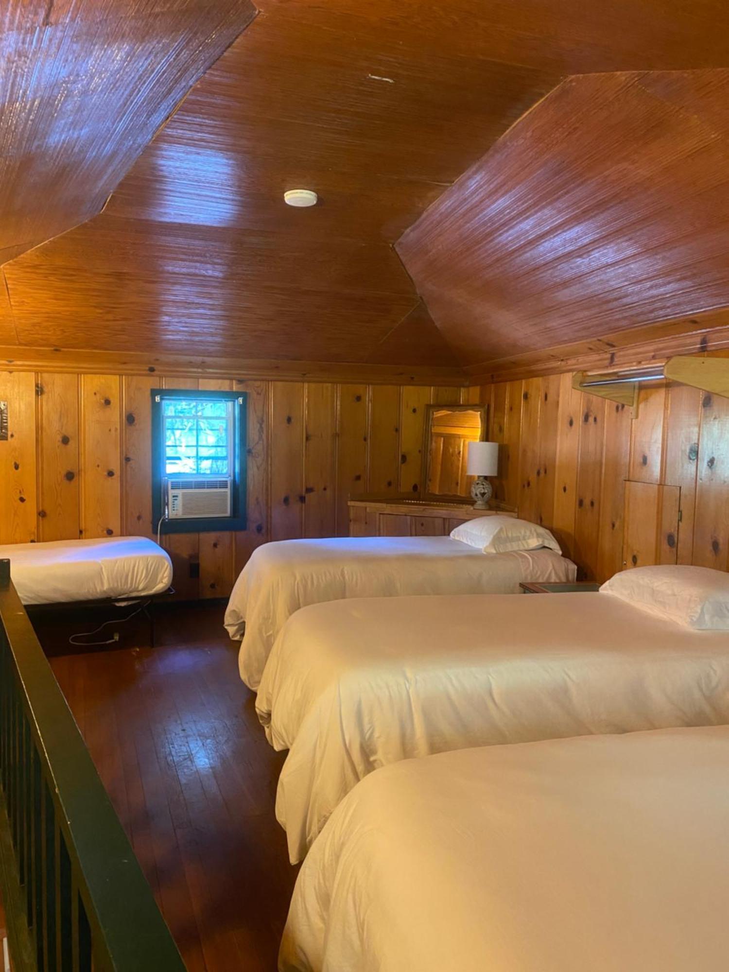 Seven Circles Lodge&Retreat Badger Экстерьер фото